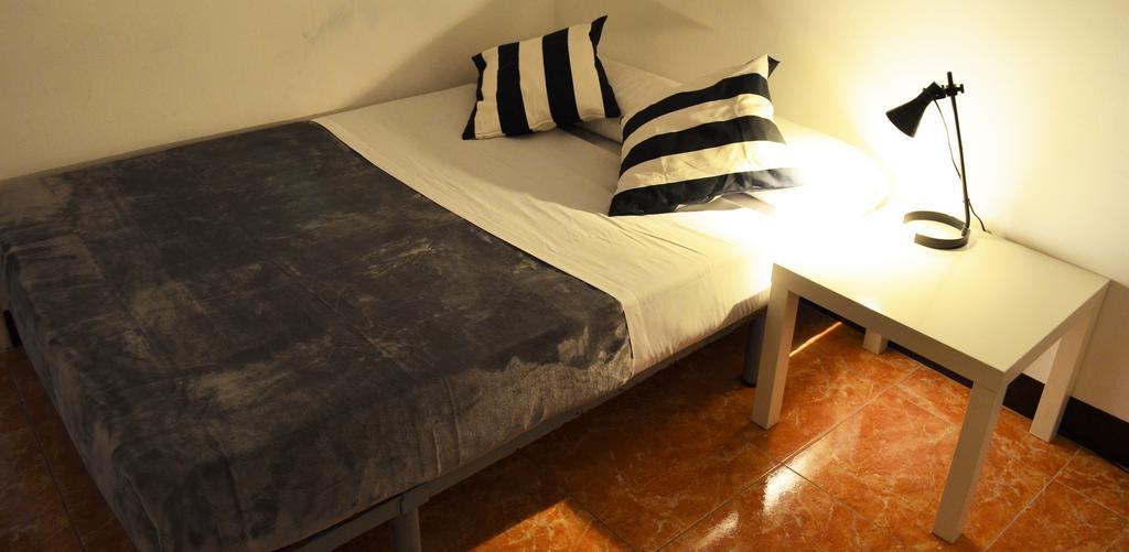 Хостел Mybedbcn Барселона Номер фото